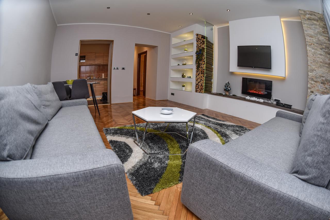 Chimney Modern Apartment โนวีซาด ภายนอก รูปภาพ